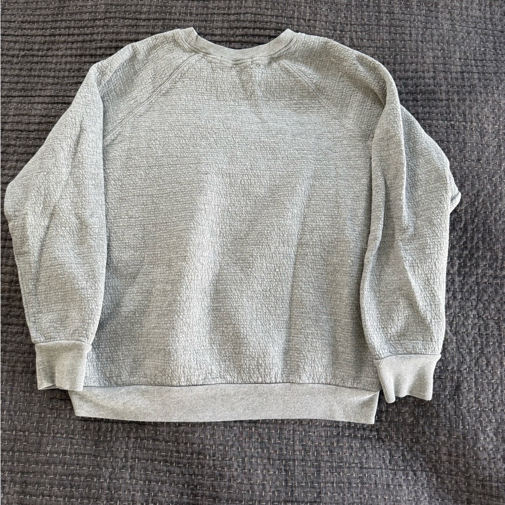 Perfect white tee Grey sweatshirt - Picture 3 of 3